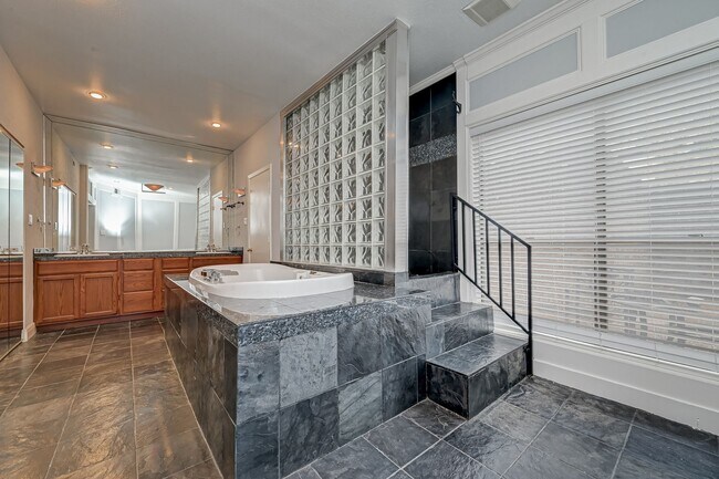 Building Photo - 2555 Bering Dr