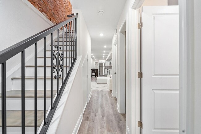 Building Photo - 2341 N College Ave