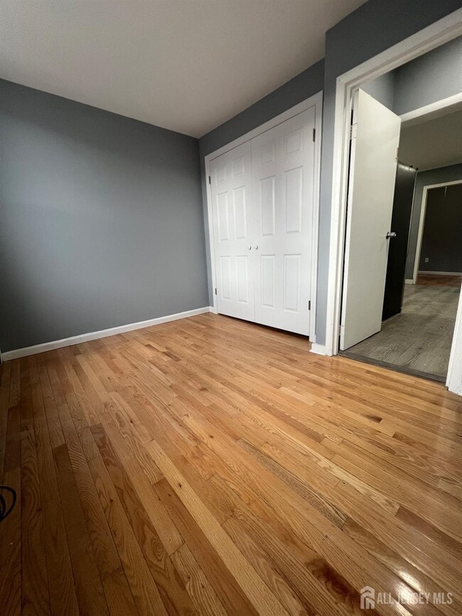 Building Photo - 387 Market St