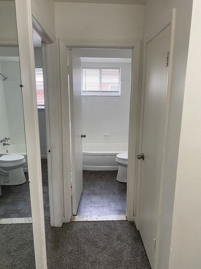 Building Photo - Freshly painted 3 bedroom, 1 1/2bath ranch...
