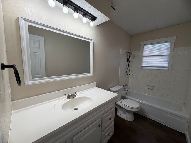 Building Photo - 3 Bedroom Home with Fenced Backyard & Storage Shed