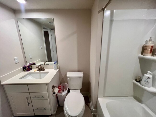Building Photo - Sewickley - 4 Bedroom 3.5 Bathroom - End U...