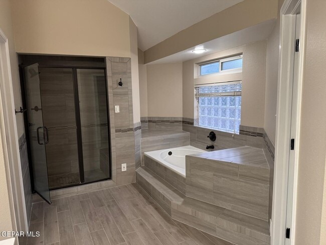 Building Photo - 398 Bentridge Drive