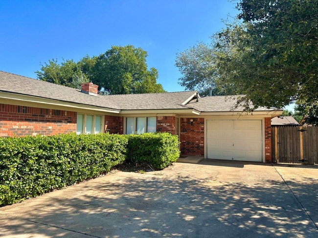 Primary Photo - 7805 Memphis Ave