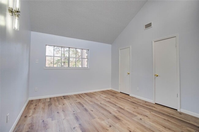 Building Photo - 605 Jeff Davis Ct