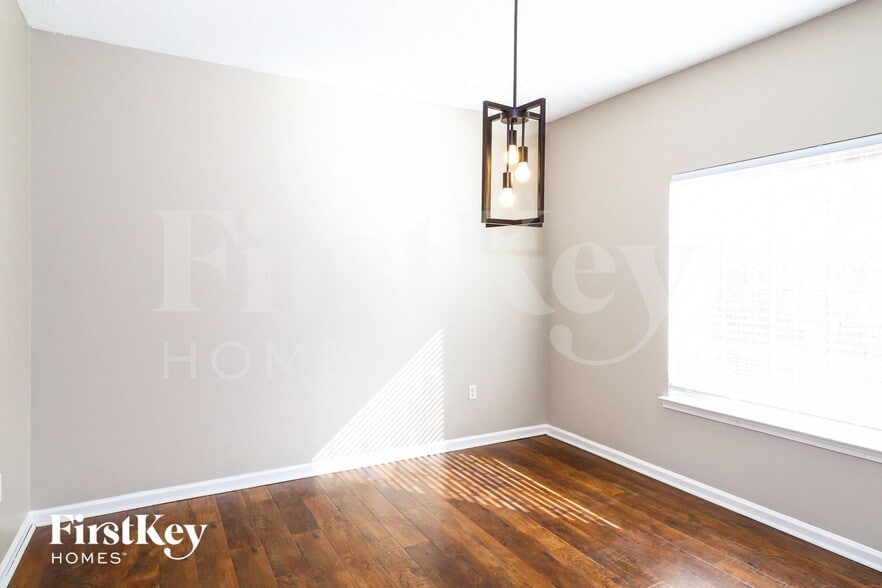 Building Photo - 9987 Woodland Birch Dr