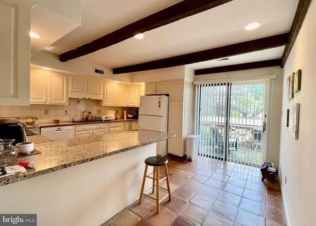 Building Photo - 19 Sugar Knoll Dr
