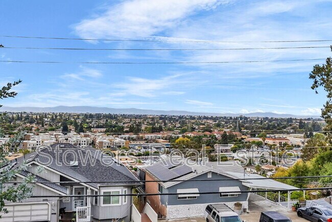 Building Photo - 25551 Maitland Dr
