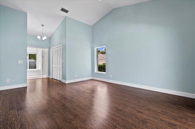 Building Photo - 15575 Woodmar Ct