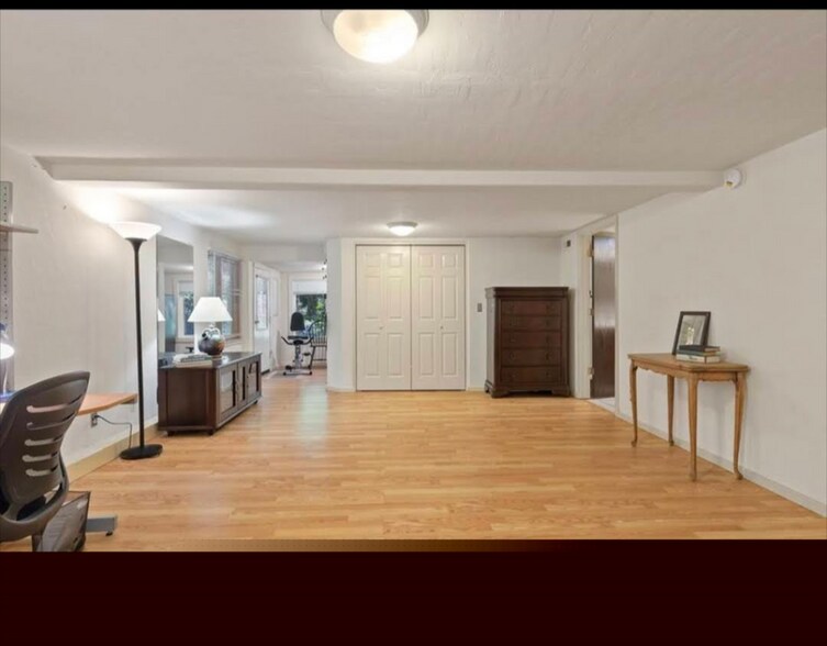 Building Photo - 275 Old Big Trees Rd