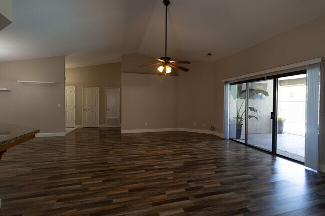 Building Photo - Stunning 3-bedroom, 2-bathroom home with a...