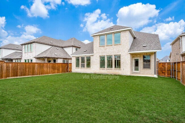 Building Photo - 16712 Hidden Cove Dr