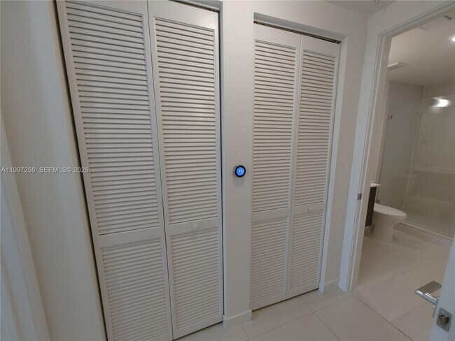 Building Photo - 7661 NW 107th Ave