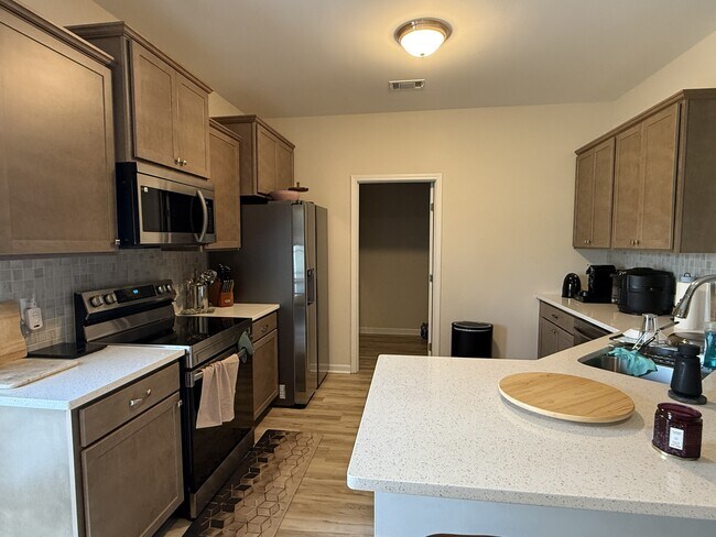 Building Photo - 2998 Arnall Dr