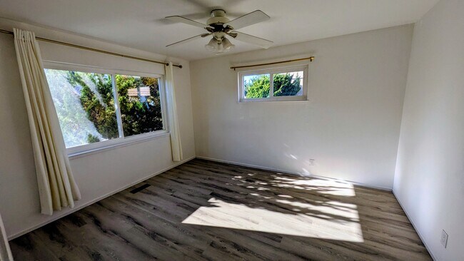 Building Photo - 1726 Sequoia Ave