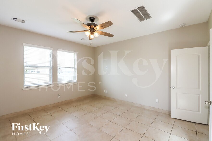 Building Photo - 5906 Watford Bend