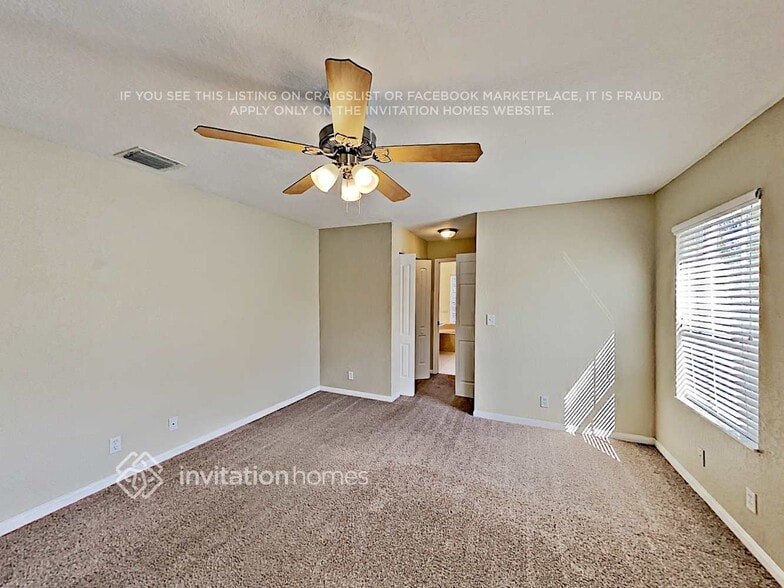 Building Photo - 10658 Pelican Dr