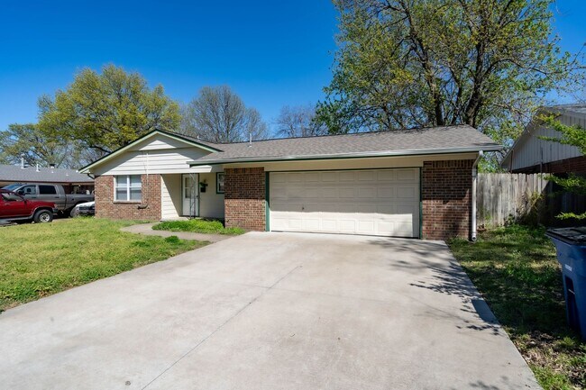 Building Photo - 5021 S 85th E Ave