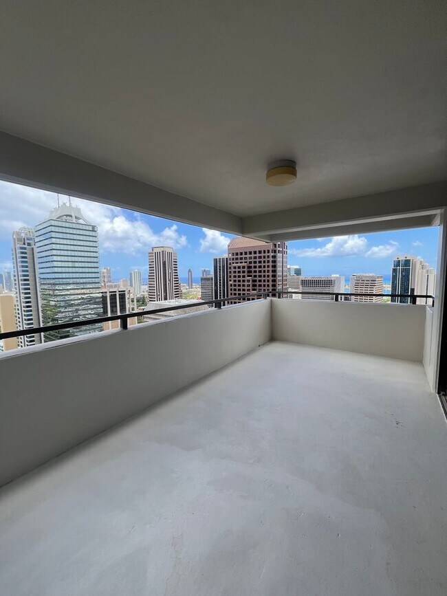 Building Photo - Kpe3001