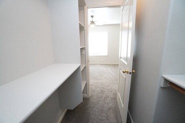 Building Photo - 1445 W Silver Salmon Dr