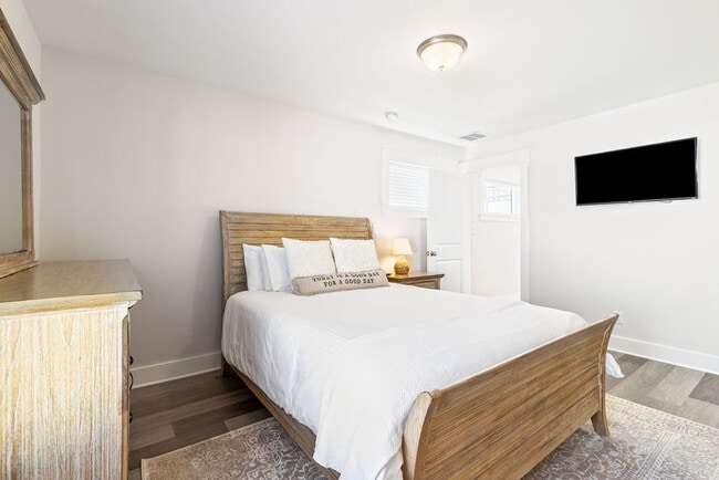 Building Photo - 24 Beach View Dr