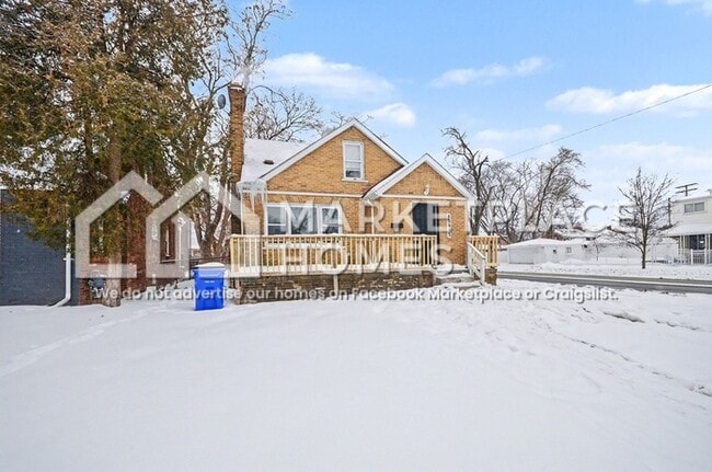 Building Photo - 15915 Sussex St