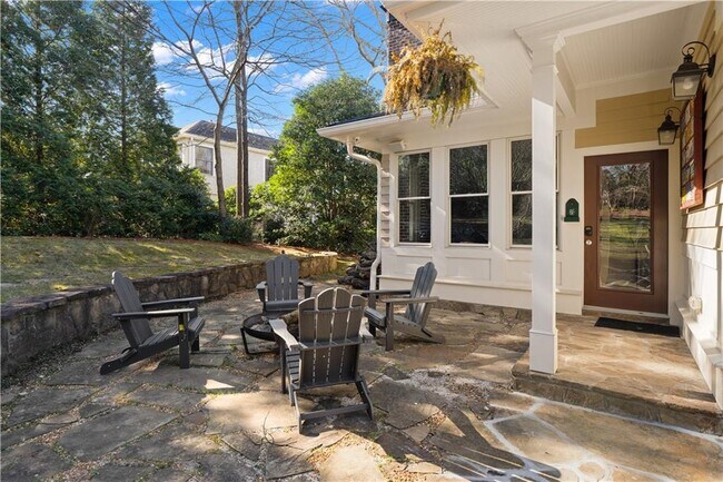 Building Photo - 979 Springdale Rd NE