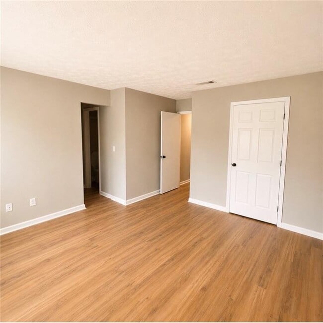 Building Photo - 3254 Strawberry Ln