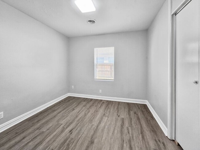 Building Photo - 5837 Aton Ave