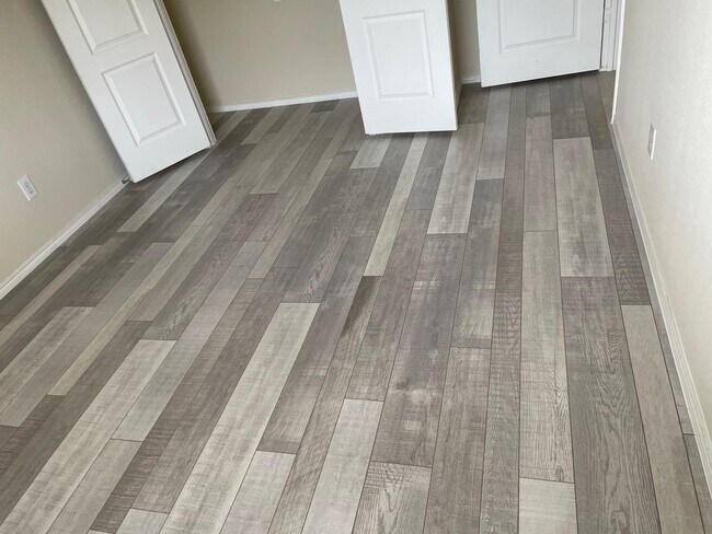 Building Photo - 6325 Cedar Falls Dr