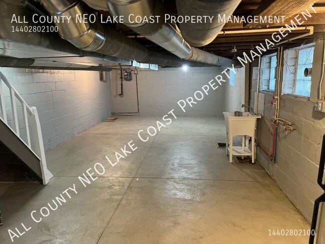 Building Photo - 1472 Ridgewood Ave