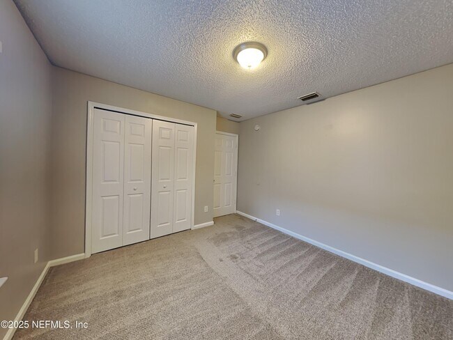 Building Photo - 938 Cherry Point Way