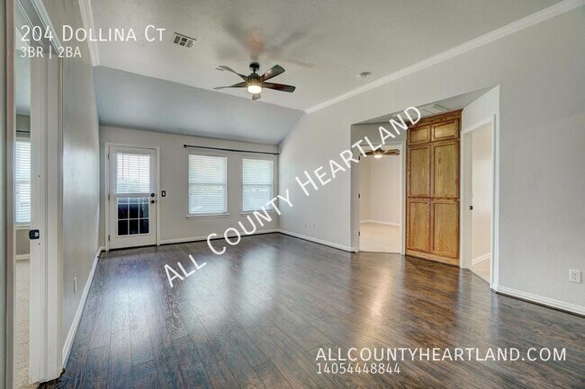 Building Photo - 204 Dollina Ct