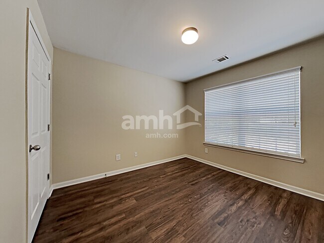 Building Photo - 2095 Mina Lane Dr