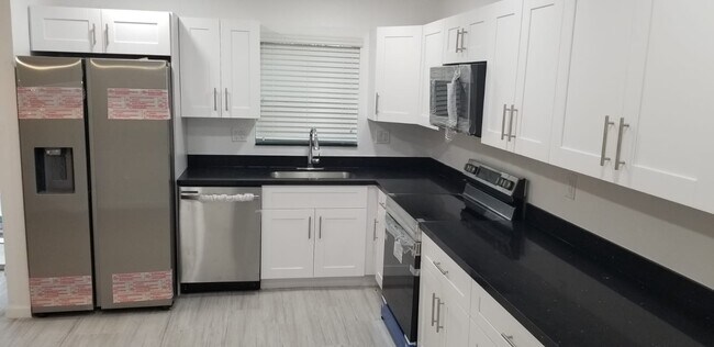 Building Photo - 3430 N 65th Ave