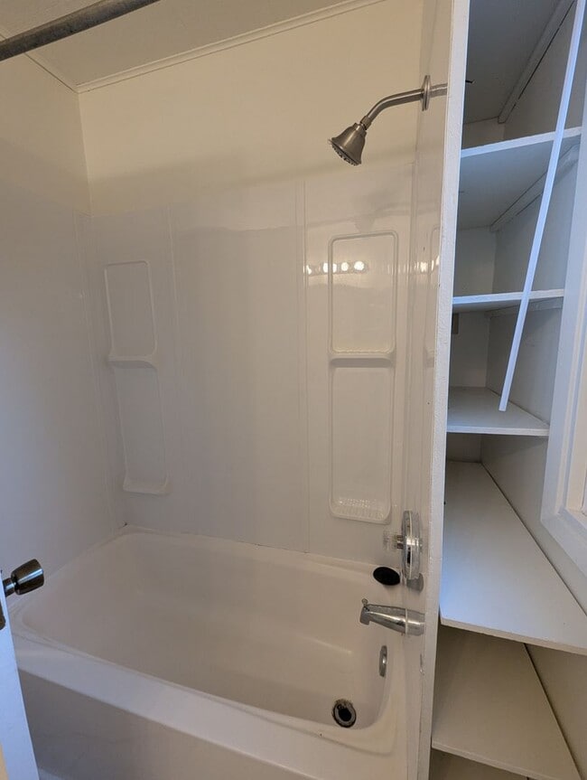 Building Photo - $600 Move In Credit! Charming Country Home in Silver Creek