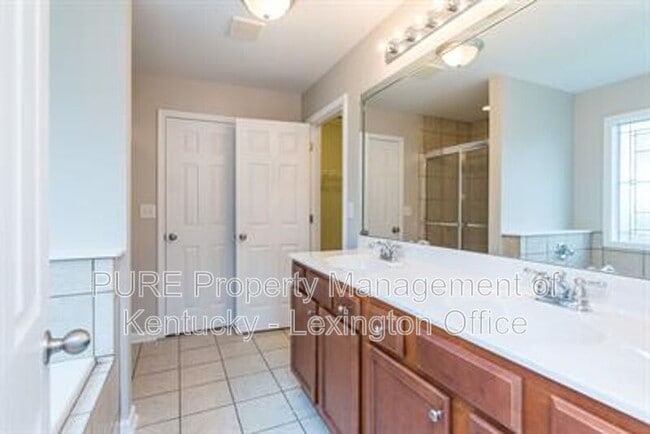 Building Photo - 4008 Bacopa Pl