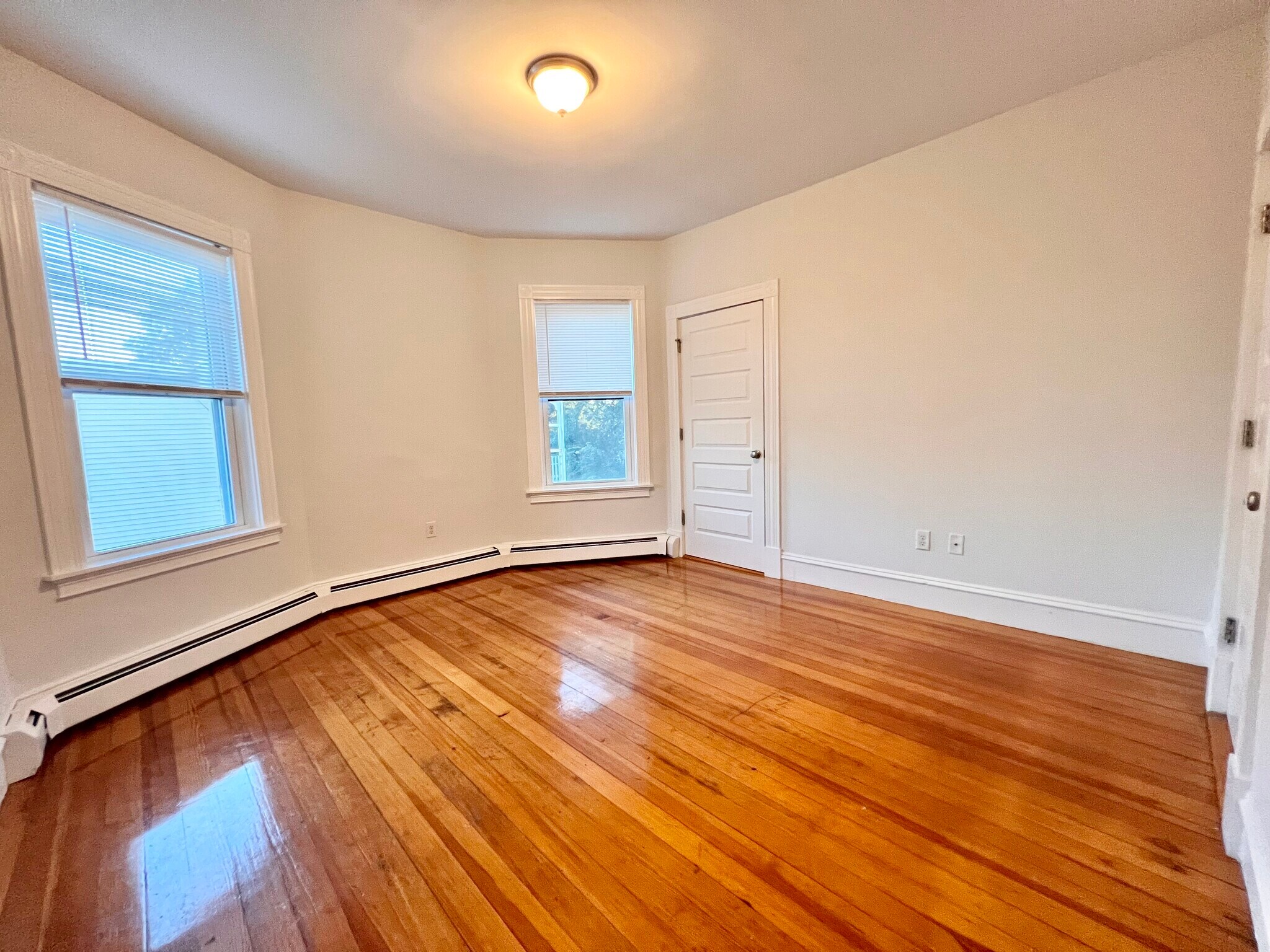 Building Photo - 15 Romsey St