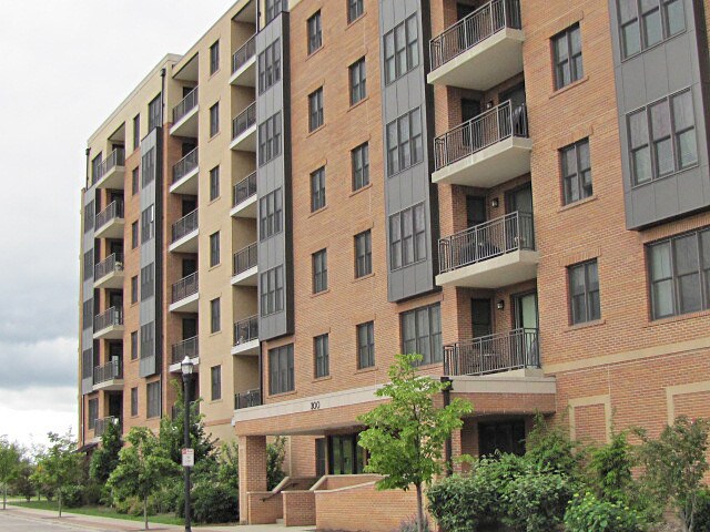 Primary Photo - 300 Anthony Ave