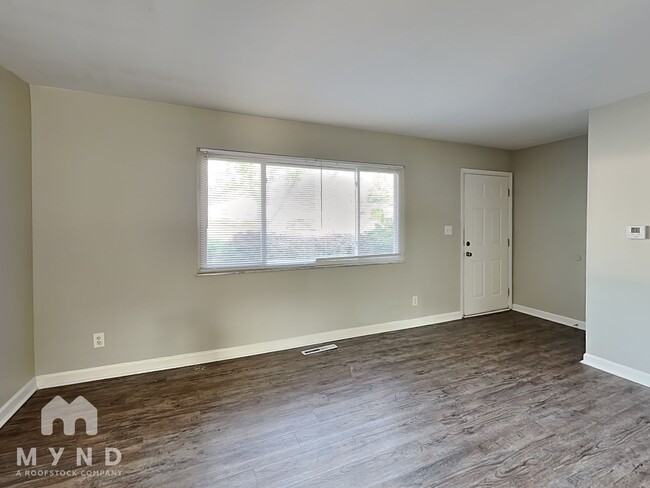 Building Photo - 3474 Farley Dr