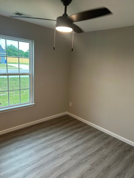 Building Photo - 1110 Brook Ct