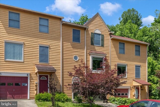 Building Photo - 6631 Beach Dr