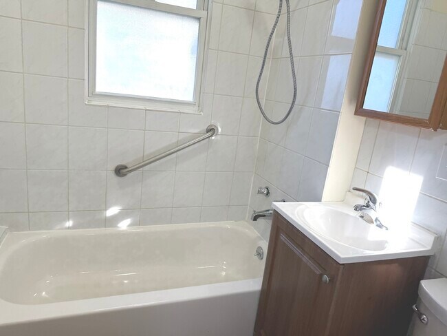 Building Photo - 1723 Emerson St