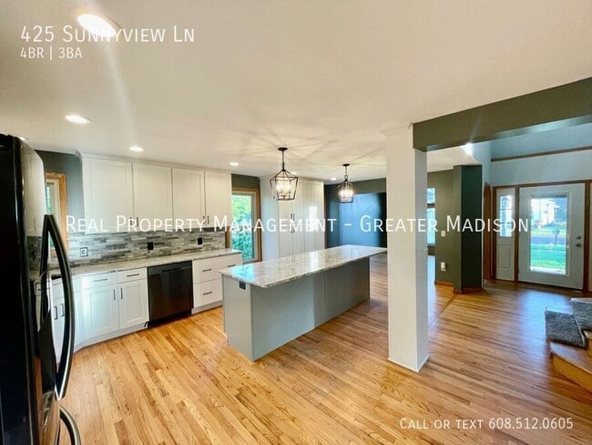 Building Photo - 425 Sunnyview Ln