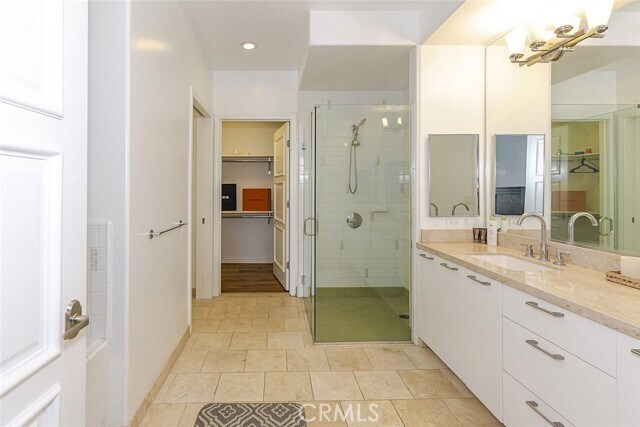 Building Photo - 407 Caruso Ave