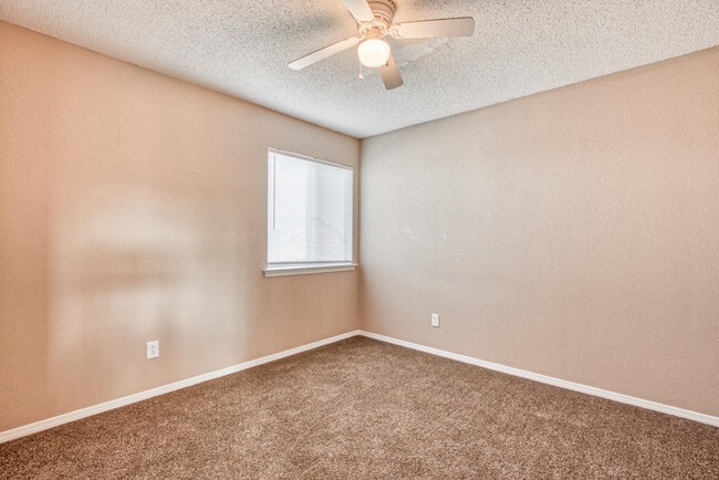 Building Photo - 11717 Lapstone Way