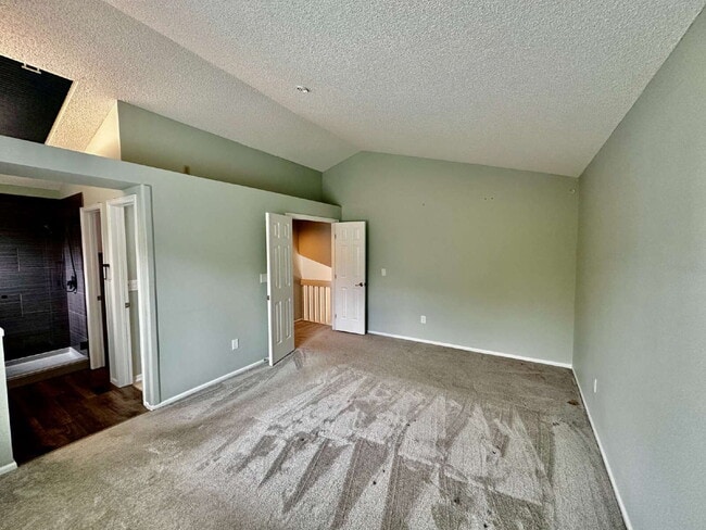 Building Photo - "Charming 3-Bed Highlands Ranch Home with ...
