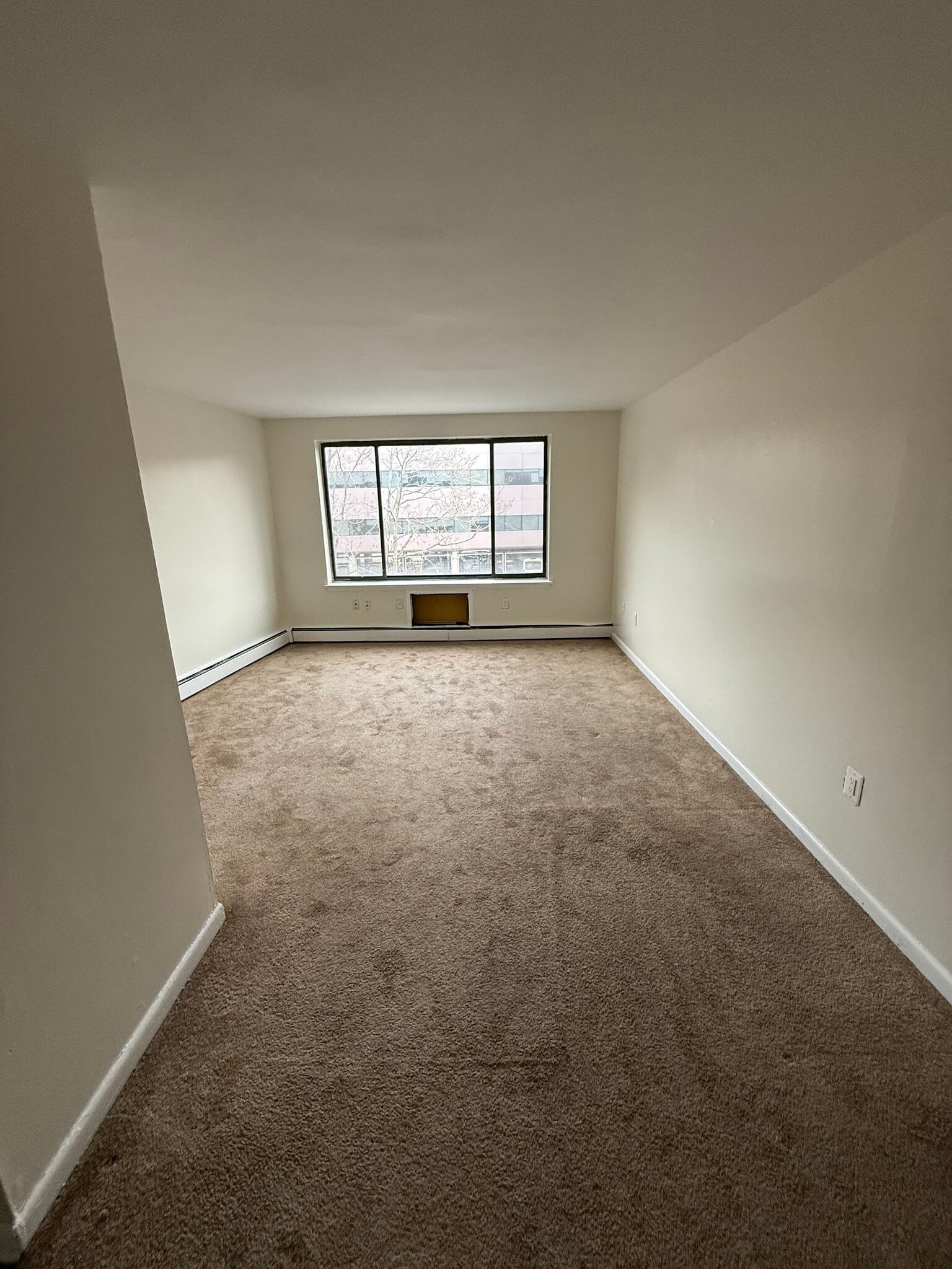 Building Photo - 16 Niles St