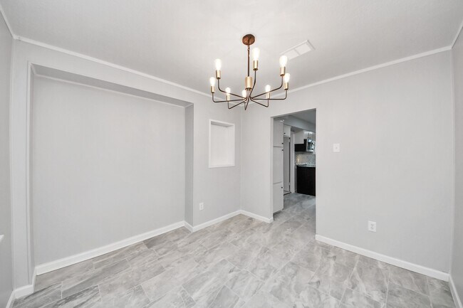 Building Photo - 2405 Pickerton Dr