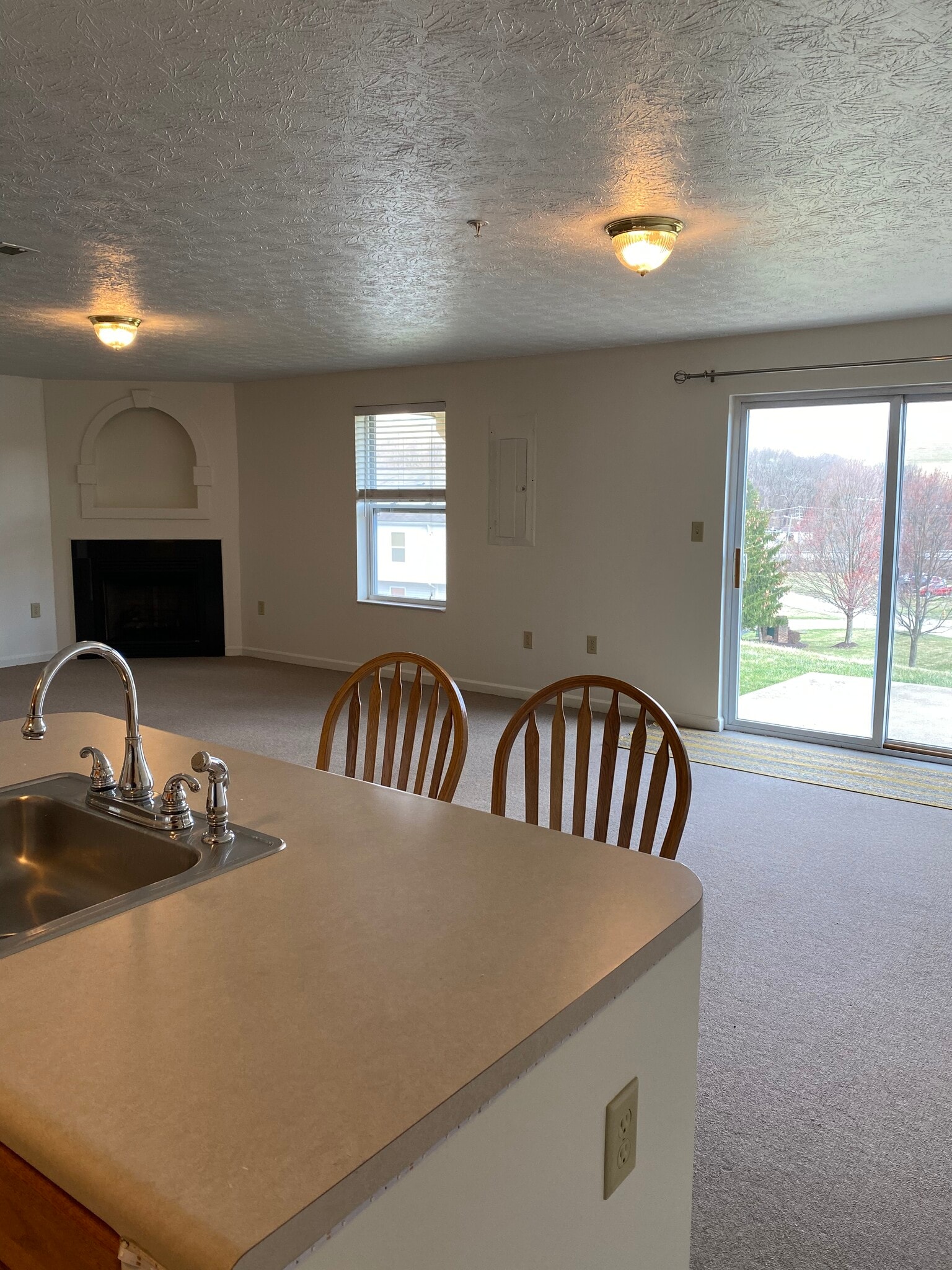 Building Photo - 1100 Arrowhead Dr
